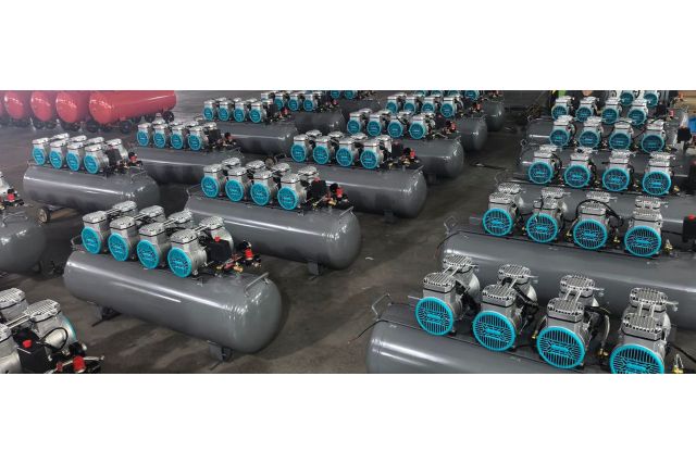 Безмасляний поршневий компресор Mast...