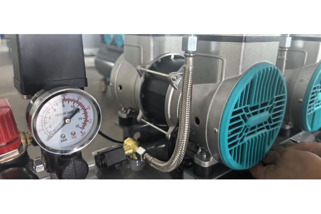 Безмасляний поршневий компресор Mast...