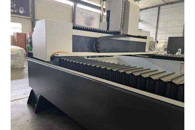 Фрезерный станок с ЧПУ по камню MAST RJ1325