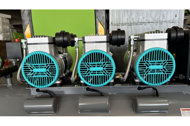 Безмасляний поршневий компресор Mast...