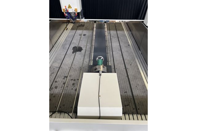 Фрезерний верстат з ЧПК по каменю MAST RJ1325-4