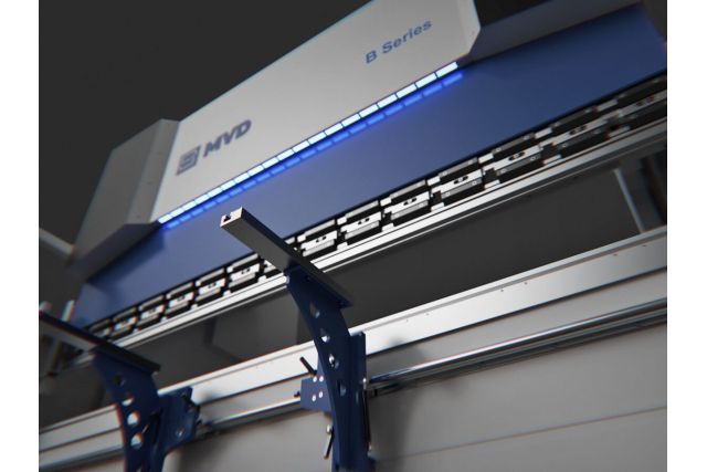 Гідравлічний листозгинальний прес з ЧПК MVD B...