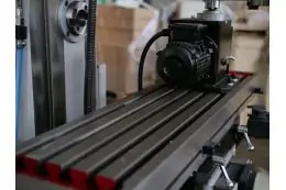 Універсальний вертикально-фрезерний верстат MAST Metalltechnik M-FR1000 12