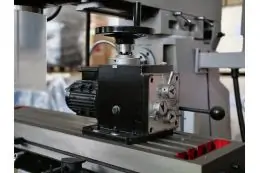 Універсальний вертикально-фрезерний верстат MAST Metalltechnik M-FR1000 14