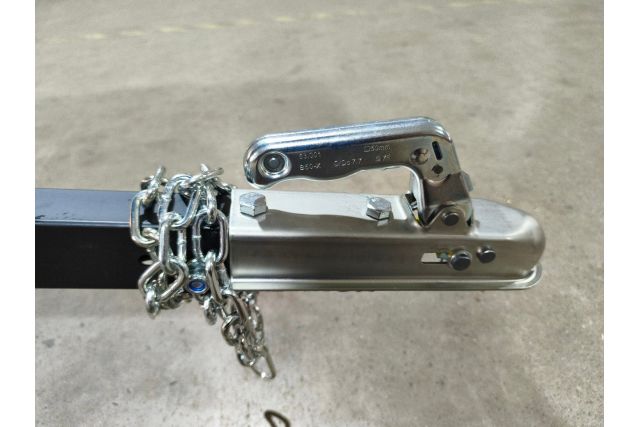 Бензиновый измельчитель веток MAST...