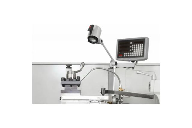 Токарный станок по металлу CORMAK 500x1500YB