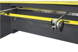 Электромеханические гильотинные ножницы MAST Metalltechnik Q11-4х1250