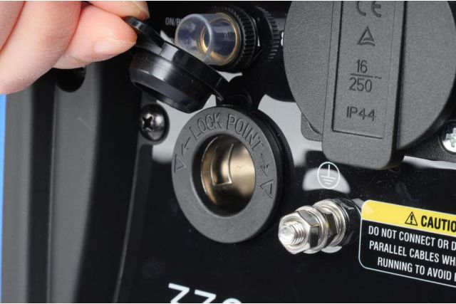 Генератор инверторный Ultimatron ULT-3300-EU 3 кВт