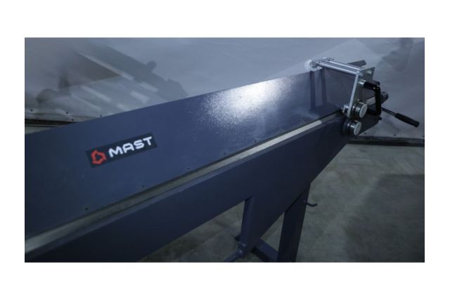 Ручной листогибочный станок с режущим ножом...