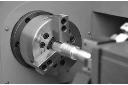 Токарный станок с ЧПУ Cormak 320x750 с гидравлическим патроном