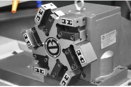 Токарний верстат з ЧПУ Cormak 320x750 з гідравлічним патроном 5