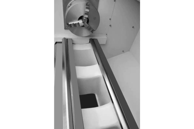 Токарный станок с ЧПУ Cormak 400x1000