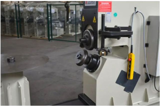 Отборно-отрезной станок Isitan SDK 8