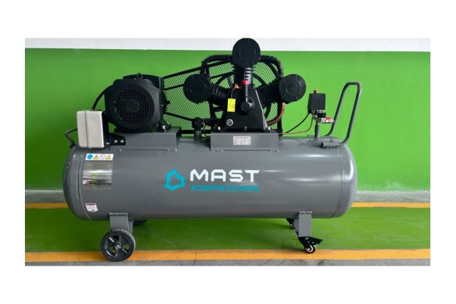 Поршневий компресор Mast TB90/300L 400V