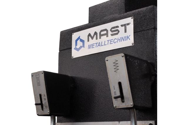 Свердлильний верстат по металу MAST...