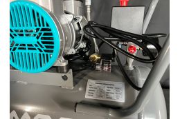 Безмасляный поршневой компрессор Mast MOF1680/2x1500-50L