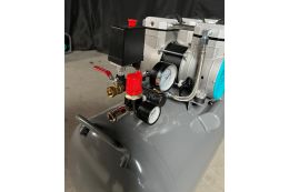 Безмасляний поршневий компресор Mast MOF1680/4x1500-160L