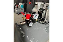 Безмасляний поршневий компресор Mast MOF1680/3x1500-120L