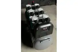 Безмасляний поршневий компресор Mast MOF1680/3x1500-120L 10