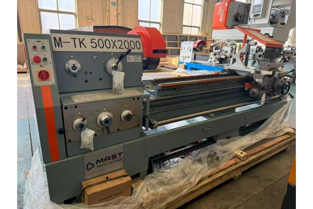 Универсальный токарный станок MAST...