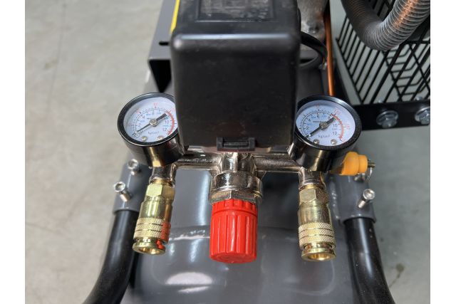 Поршневий компресор MAST TA65/100L 220V PRO