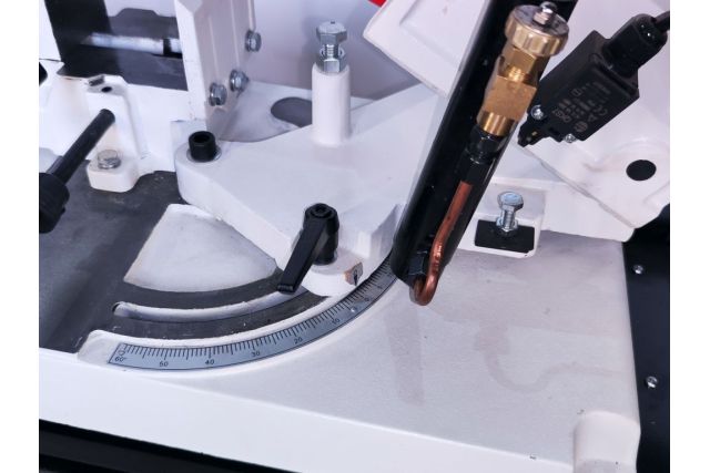 Ленточная пила по металлу MAST Metalltechnik...