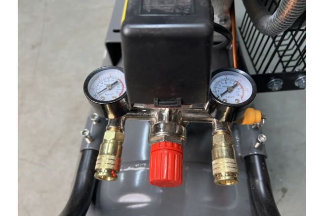 Поршневий компресор MAST TA65/100L 400V PRO 