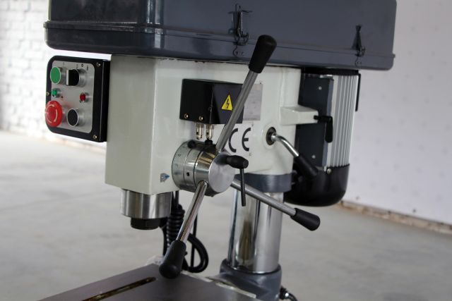 Настольный сверлильный станок CORMAK W25