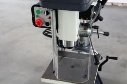 Настольный сверлильный станок CORMAK W25