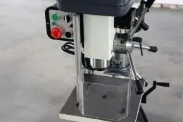 Настольный сверлильный станок CORMAK W25 9