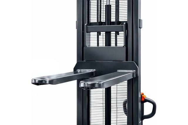 Штабелер Cormak Q15E25-2 (електричний привід та підйом) 5