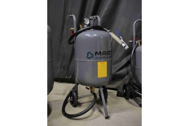 Пескоструйный аппарат напорного типа MAST MSB10 (37 л) 8