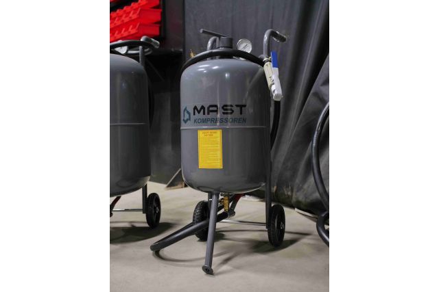 Піскоструминний пристрій напірний MAST MSB10 (37 л) 9