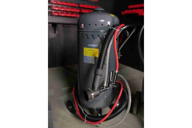 Піскоструминний пристрій з пилососом MAST MSB28 (70 л) 23