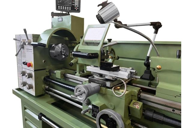 Універсальний токарний верстат Damatomacchine Multitech 910.38 Plus Dro 4