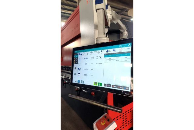 Електро-гідравлічний листозгинальний прес MAST CNC Machinen BSD-110T/2500 з ET18 (4+1 осі) 2