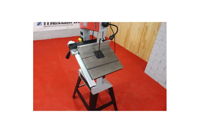 Стрічкова пила Holzmann HBS 245HQ 10