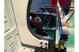 Електро-гідравлічний листозгинальний прес MAST CNC Machinen WE-70T/2500 з Syntec-630BA 4