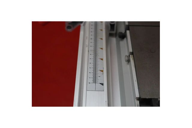 Стрічкова пила Holzmann HBS 400 6