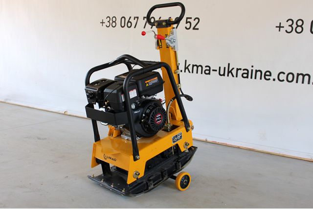 Бензиновая реверсивная виброплита Lumag RP160HPC (30,5кН)