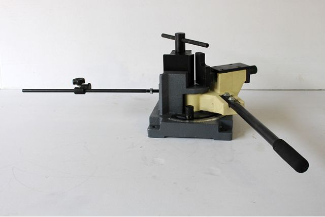 Універсальний загинаючий верстат CORMAK UB 100A