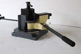 Универсальный ручной станок для гибки Cormak UB 100A