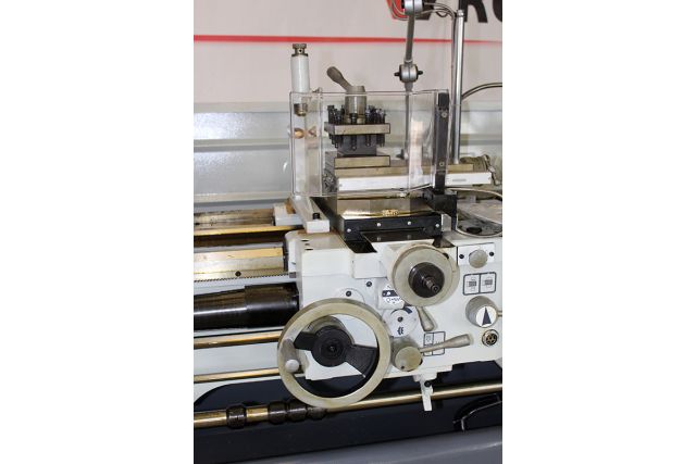 Універсальний токарний верстат CORMAK C6246Bx1500 (TC)