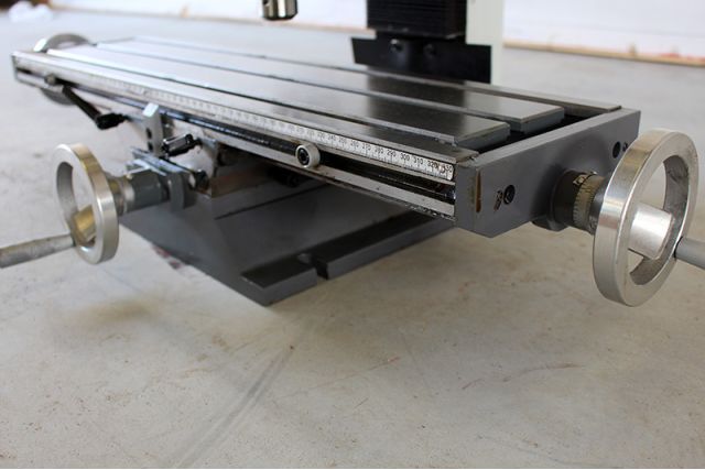 Фрезерний верстат CORMAK HK-25L Vario