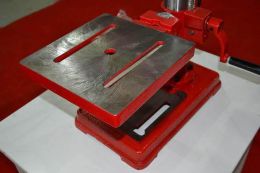 Свердлильний верстат Holzmann SB 3116RMN