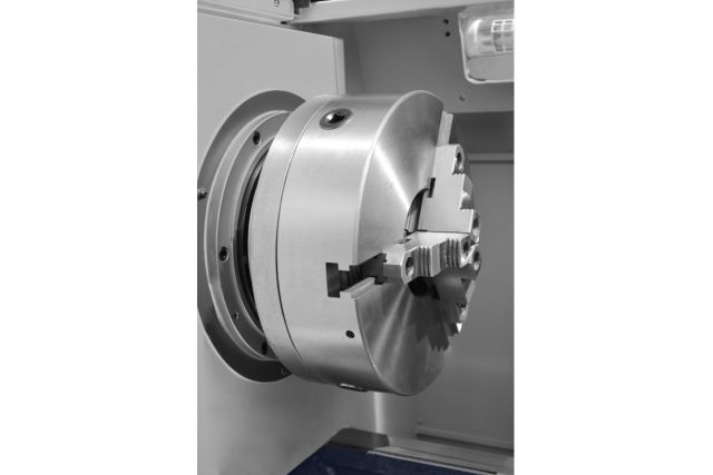 Токарный станок с ЧПУ Cormak 500x1500