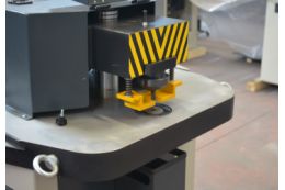 Кутовисічний верстат з можливістю регулювання кута Isitan HNM-6VP