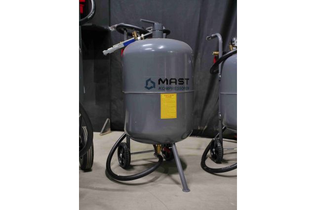 Напорный пескоструйный аппарат MAST MSB20 (76 л) 2