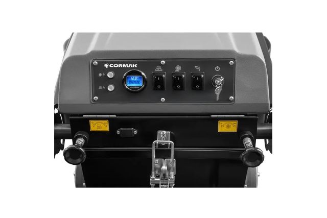 Аккумуляторная подлогомоющая машина CORMAK ZP3000 4
