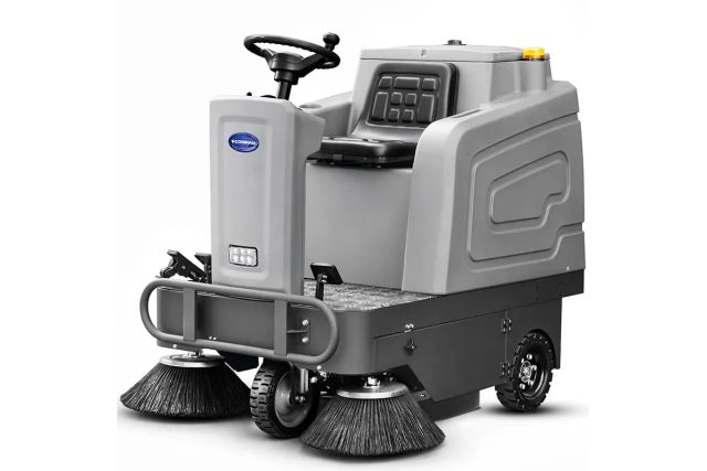 Аккумуляторная подлогомоющая машина с сиденьем CORMAK ZP7500 3